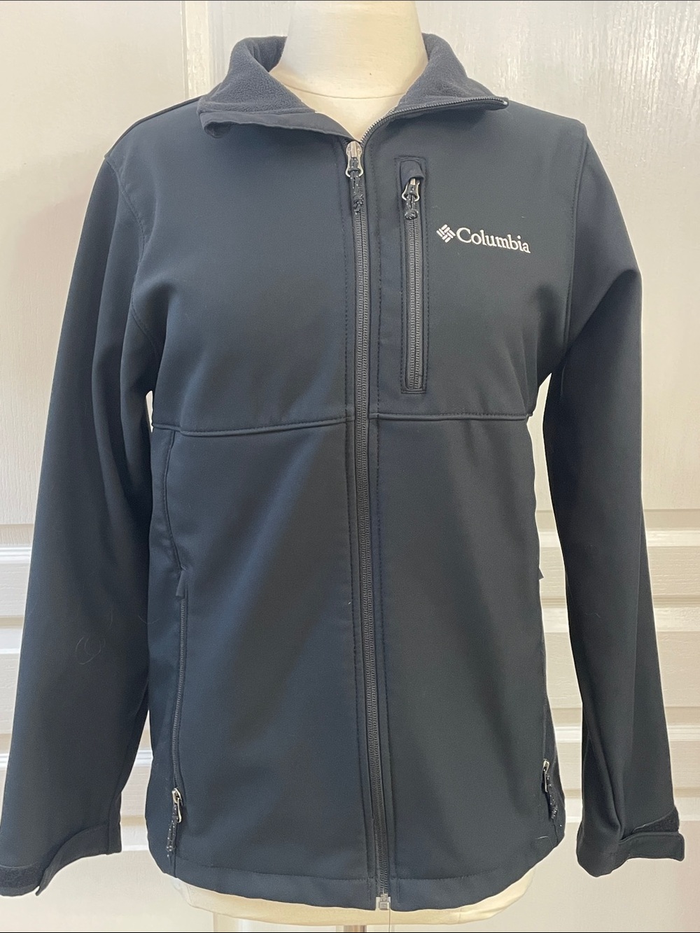 Men’s Columbia Black Full-Zip Ascender Softshell Jacket w/ Chest Logo